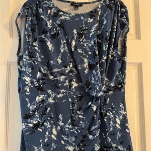 Alfani Women's Blue and White Floral Blouse
